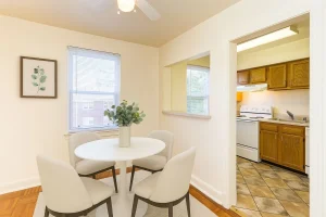 Queens Manor Apartments Dining