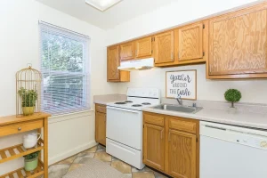 Queens Manor Apartments Kitchen