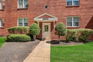 Queens Manor Apartments Exterior 6