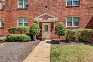 Queens Manor Apartments Exterior 7